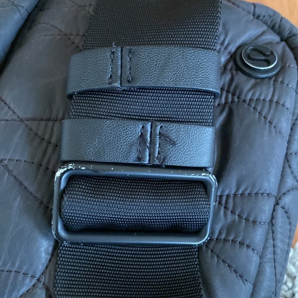 ❤️ Lululemon Quilted Embrace Crossbody Bag Black - Picture 9 of 10